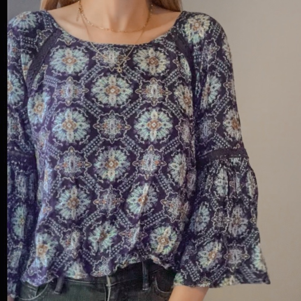 Blue bell sleeve top